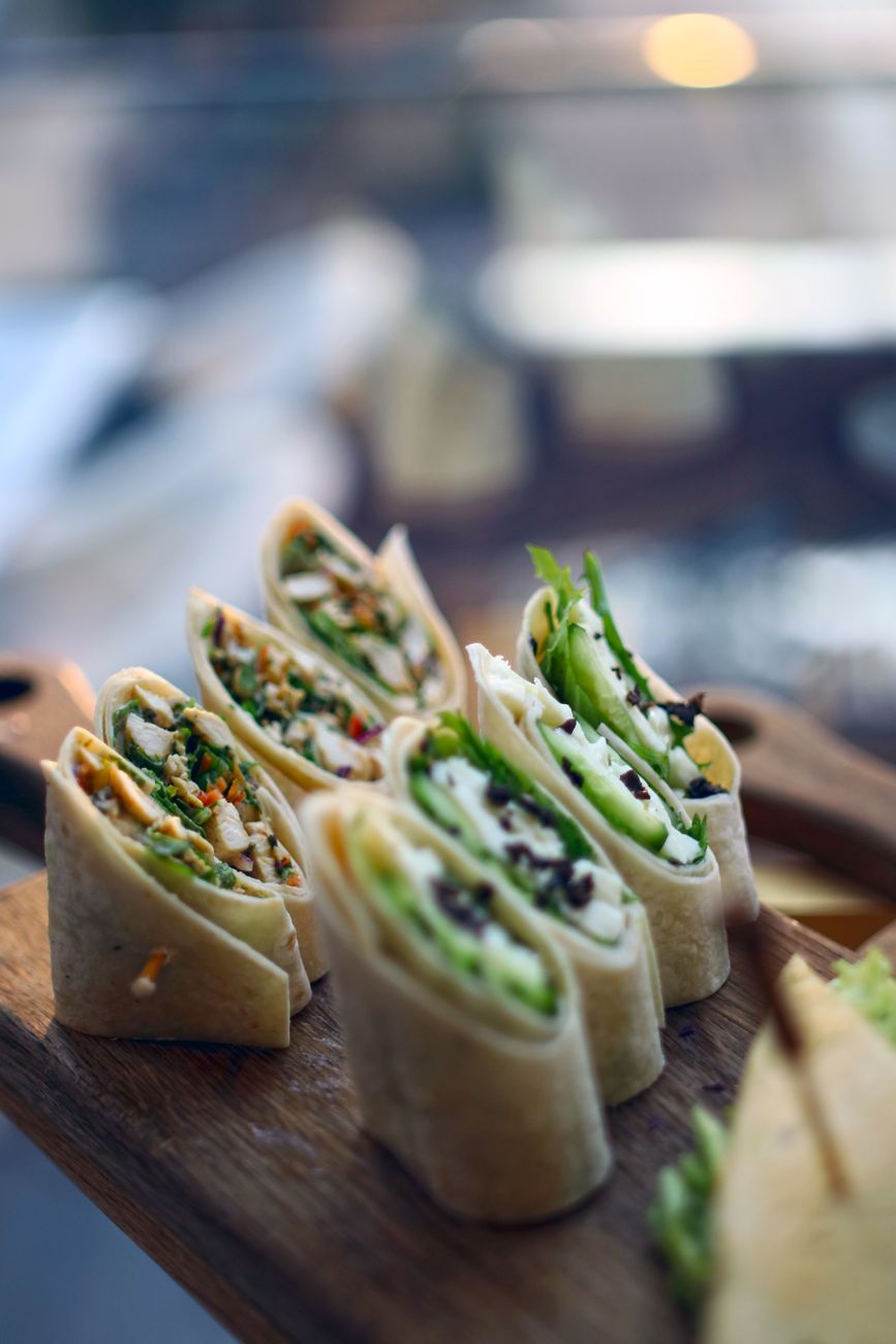Kochen mit Kindern darf ruhig spielend einfach und eher Basteln sein - wie bei Wraps
